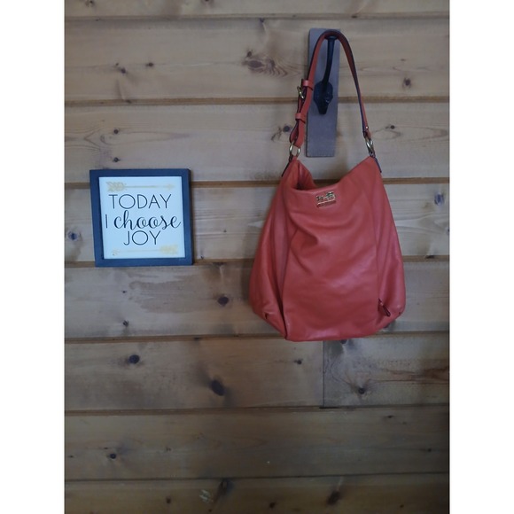 COACH Isabelle Leather Purse Shoulder bag Coral J1275-21224 Bucket Tote Boho - Picture 1 of 13